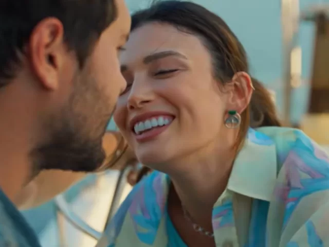 Ekranların Yeni Gözdesi 'Doğanın Kanunu': Romantik Komedi Rüzgarı Estiriyor!
